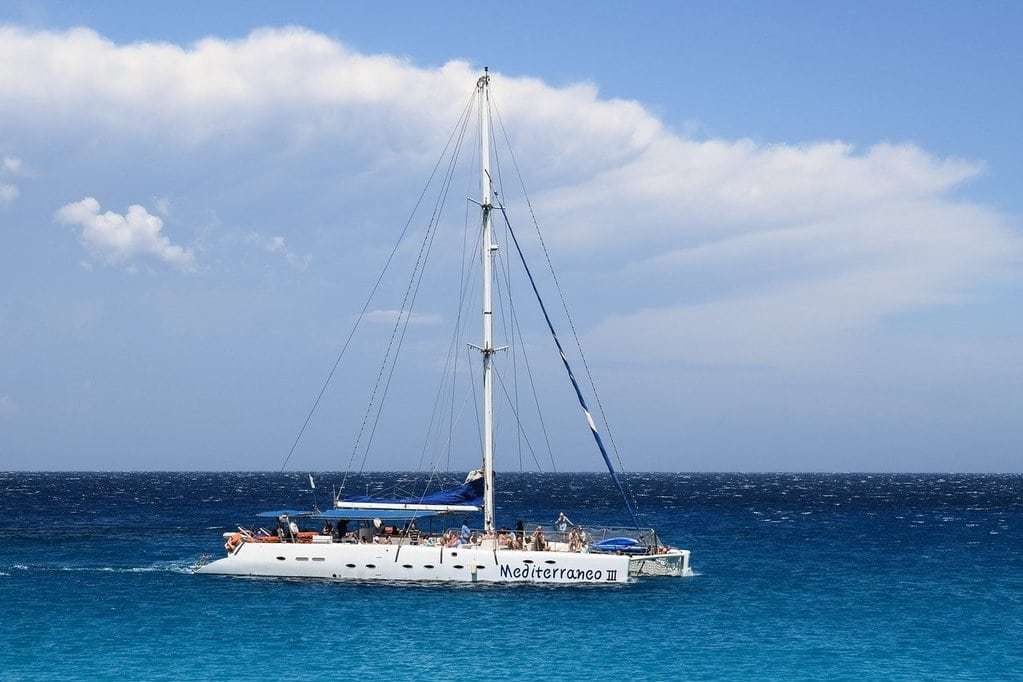 Explorer la Crète grâce à une croisière en catamaran